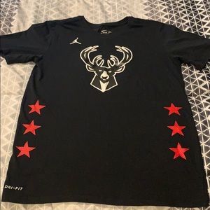 Bucks All-Star Giannis Antetokounmpo tee